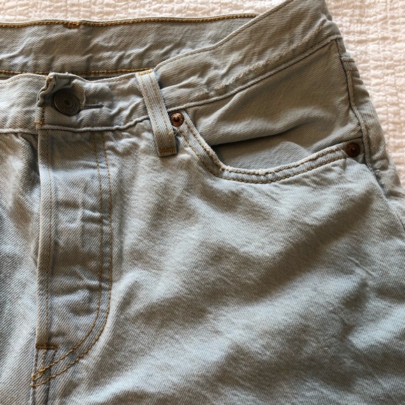 Levi’s 501 Light Wash Distressed Straight Jeans with Patches - Picture 6 of 17